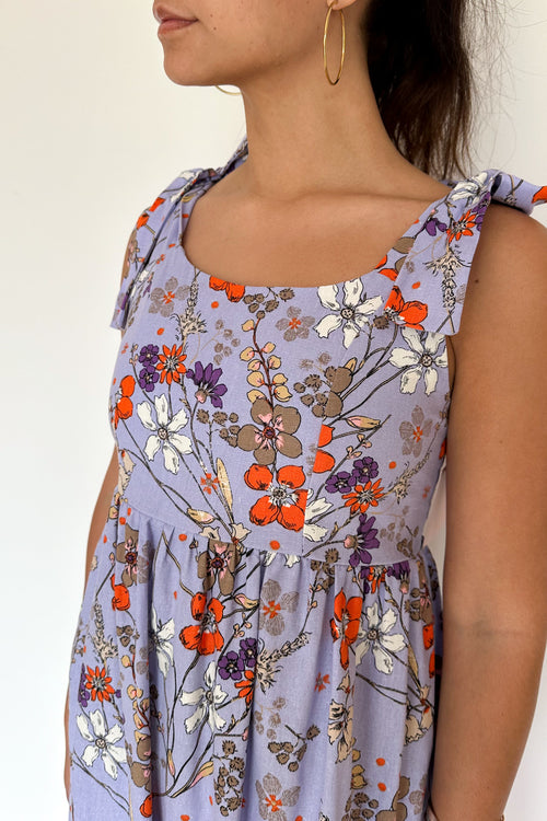 Vestido midi violeta de flores